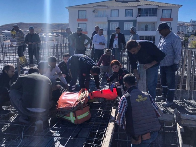 Adıyaman'da beton dökümü sırasında bom kırıldı, 1 işçi yaralandı