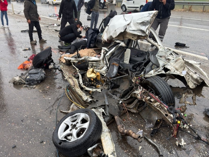 Kahta-Adıyaman yolunda kaza:3 ölü