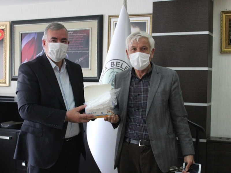 Kahta Belediyesine 3 bin adet maske desteğinde bulundu.