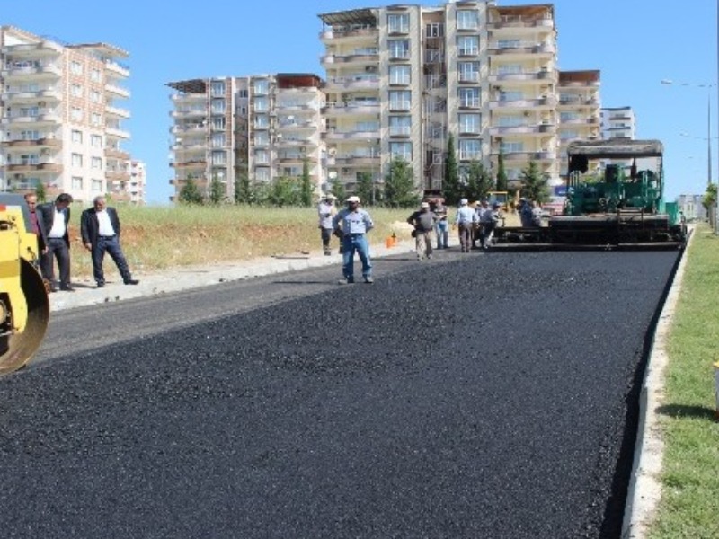 Kahta Belediyesi sıcak asfalt çalışmalarına başladı