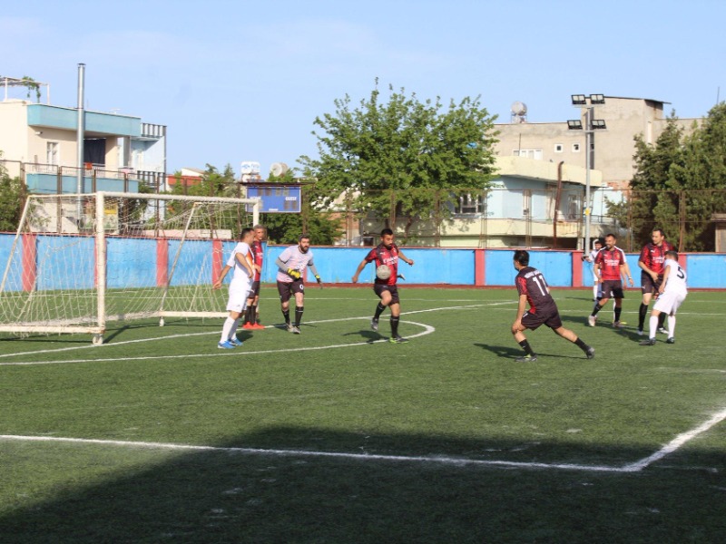 Kahta'da Öğretmenler Arası Futbol Turnuvasıyla Spor Ruhu Canlanıyor