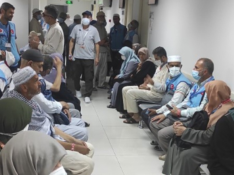 Diyanet Hastanesi Mekke'de hacı adaylarının imdadına yetişiyor