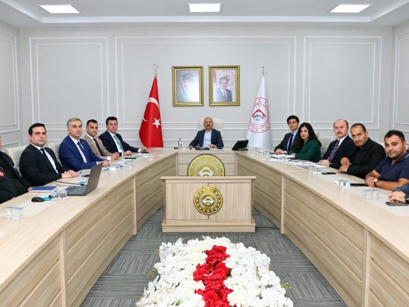 Adıyaman'da kalıcı deprem konutları ve altyapı çalışmaları masaya yatırıldı