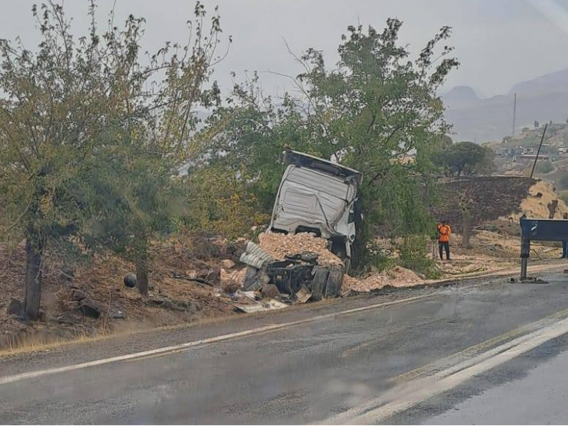 Kahta-Siverek Karayolunda Kaza: 1 Ölü, 1 Yaralı