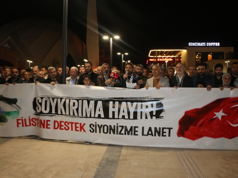 Adıyaman'da yatsı namazı sonrası Küresel Sumud Filosu'na destek açıklaması