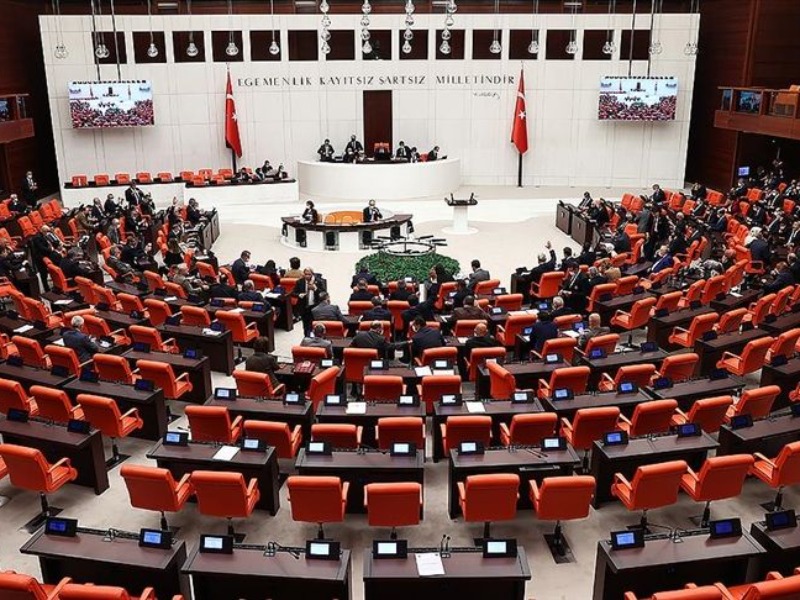 10 Milletvekili CHP’den İstifa Edip Kendi Partileriyle Yol Yürüyecek