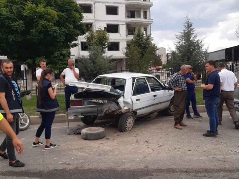 Adıyaman'da zincirleme trafik kazasında 4 kişi yaralandı